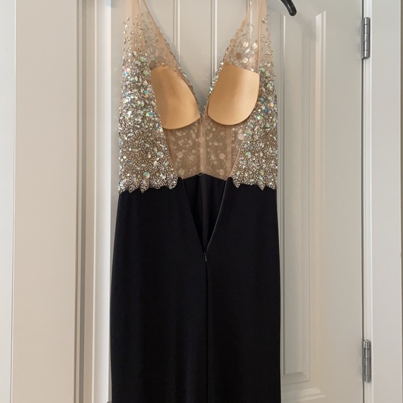 Stunning dress - Picture 4 of 6